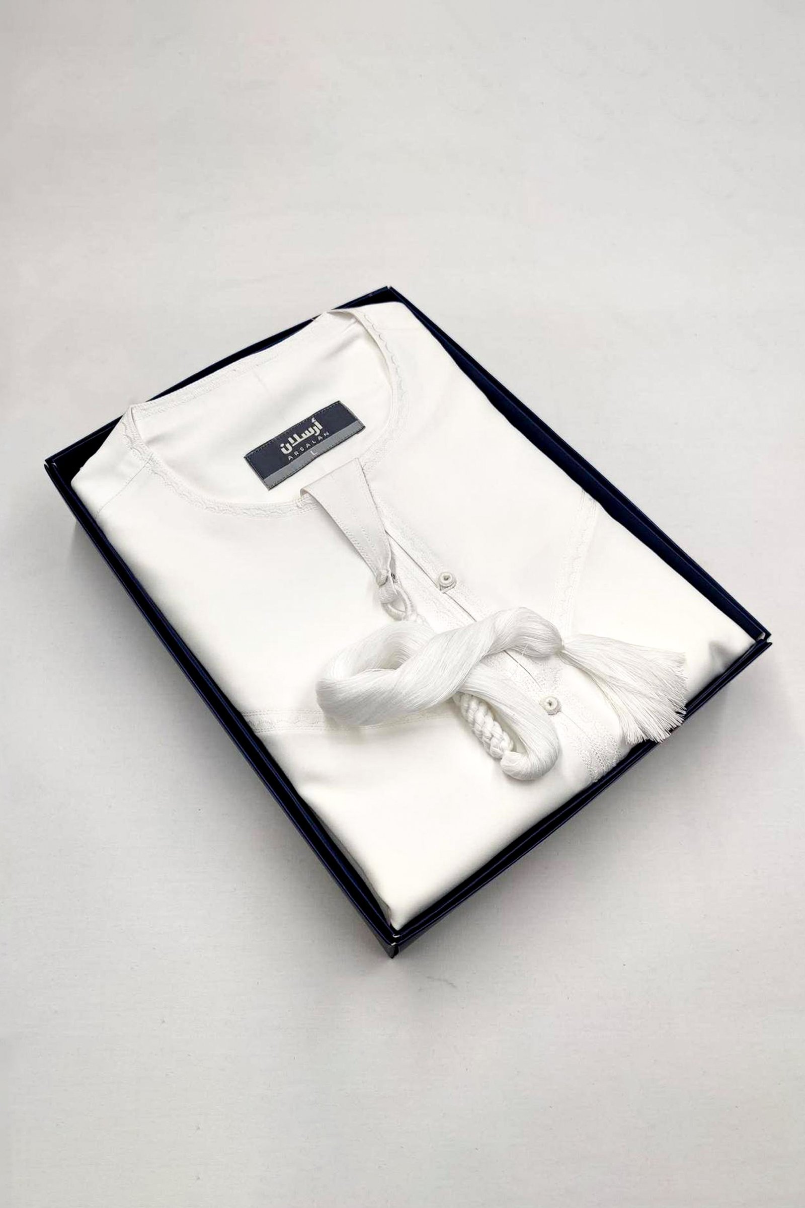 kundura-3.jpg Premium Emirati Kandura Thobe in Classic White - Image 1